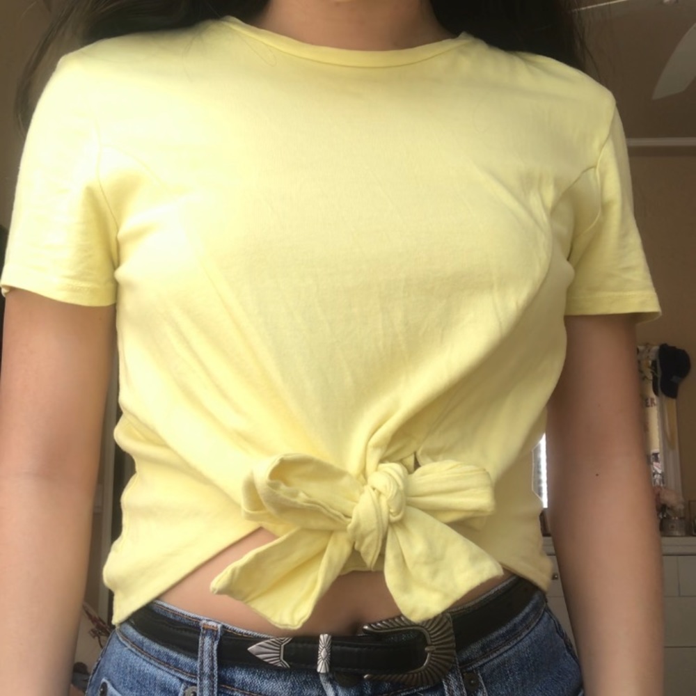 yellow tee💛